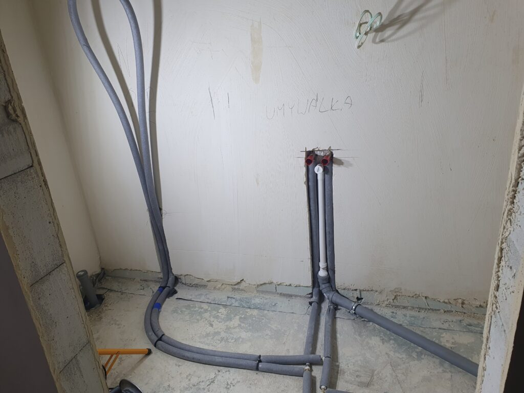 Instalacja wod-kan w domu jednorodzinnym. — realizacja