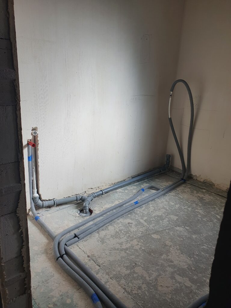 Instalacja wod-kan w domu jednorodzinnym. — realizacja